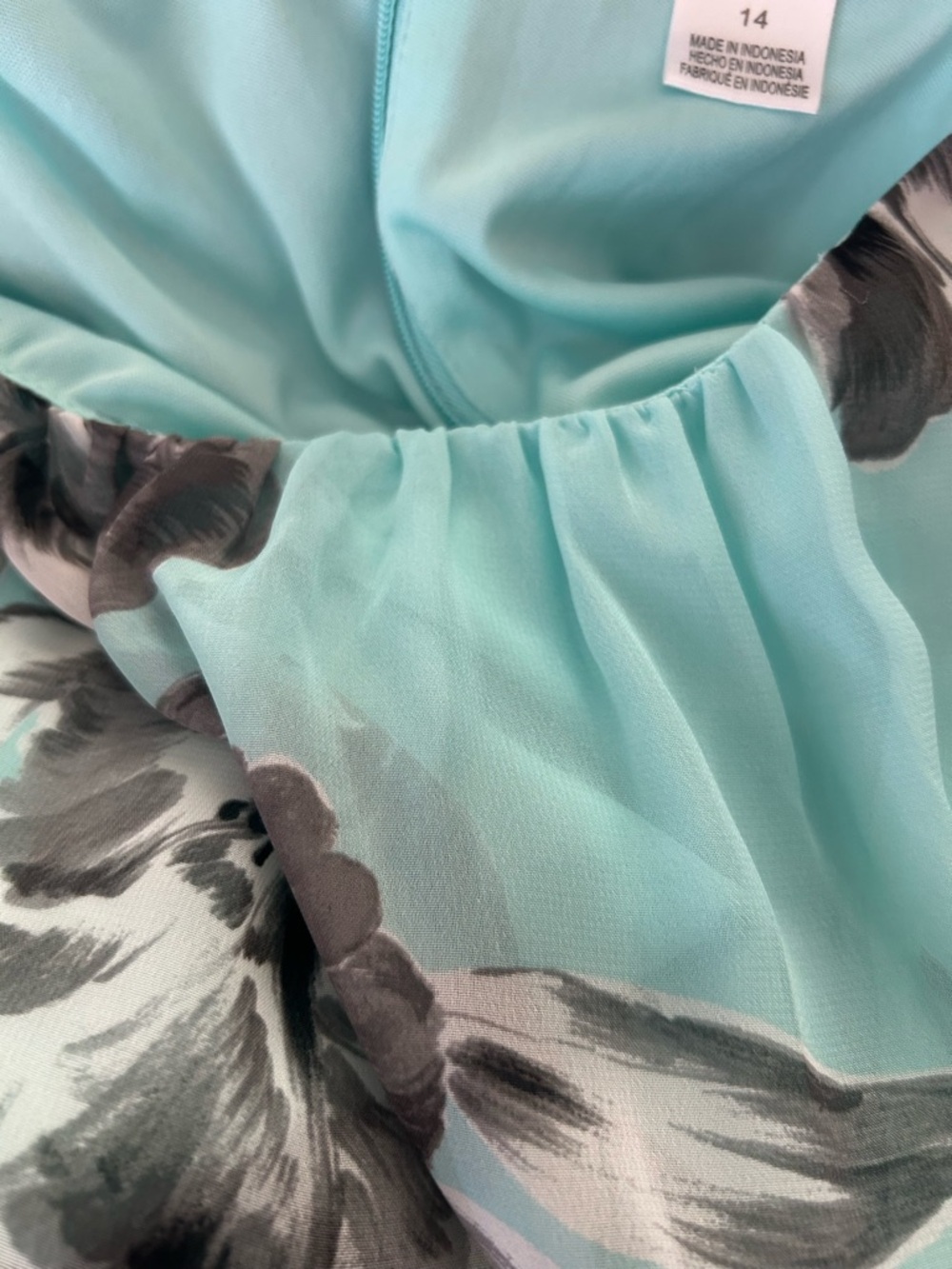 Beautiful Sleeveless Floral Maxi Dress - Picture 5 of 6